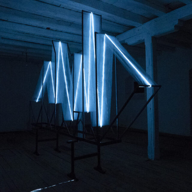 Albert Kaan - Frequency ship to gravity, 2018, square pipe mesh, el-wire, marker, 260x500x50-cm, by night
